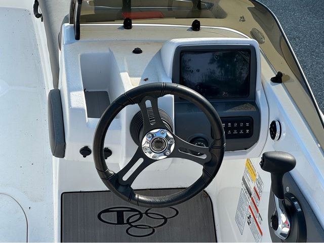 2024 Tahoe TAHOE 21 W/150 HP - 14