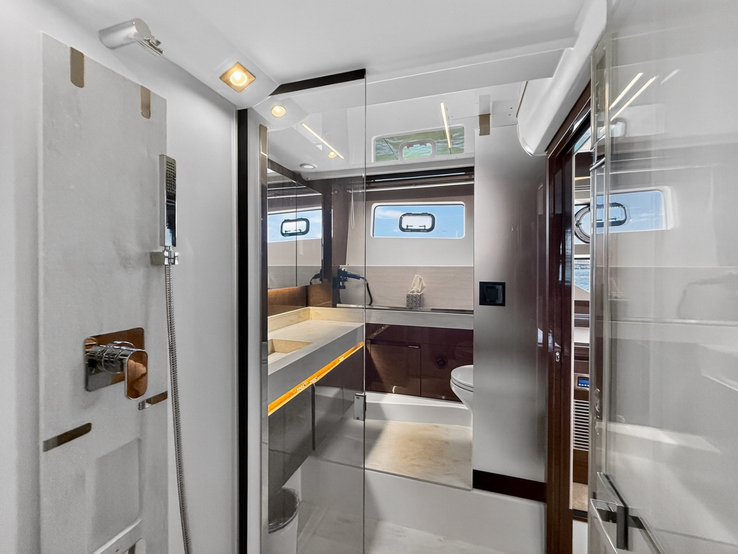 2023 Prestige 590 - Image 47