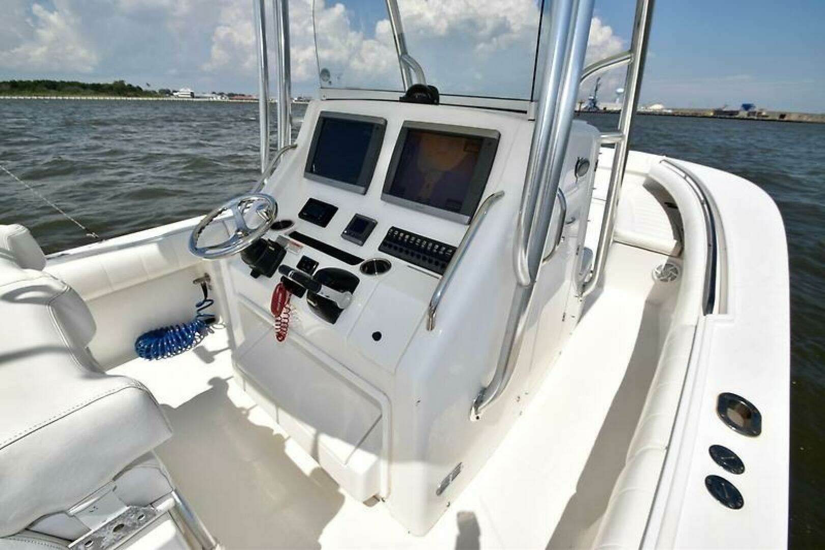 2013 Regulator 28 FS w/SeaKeeper Ride - Image 19