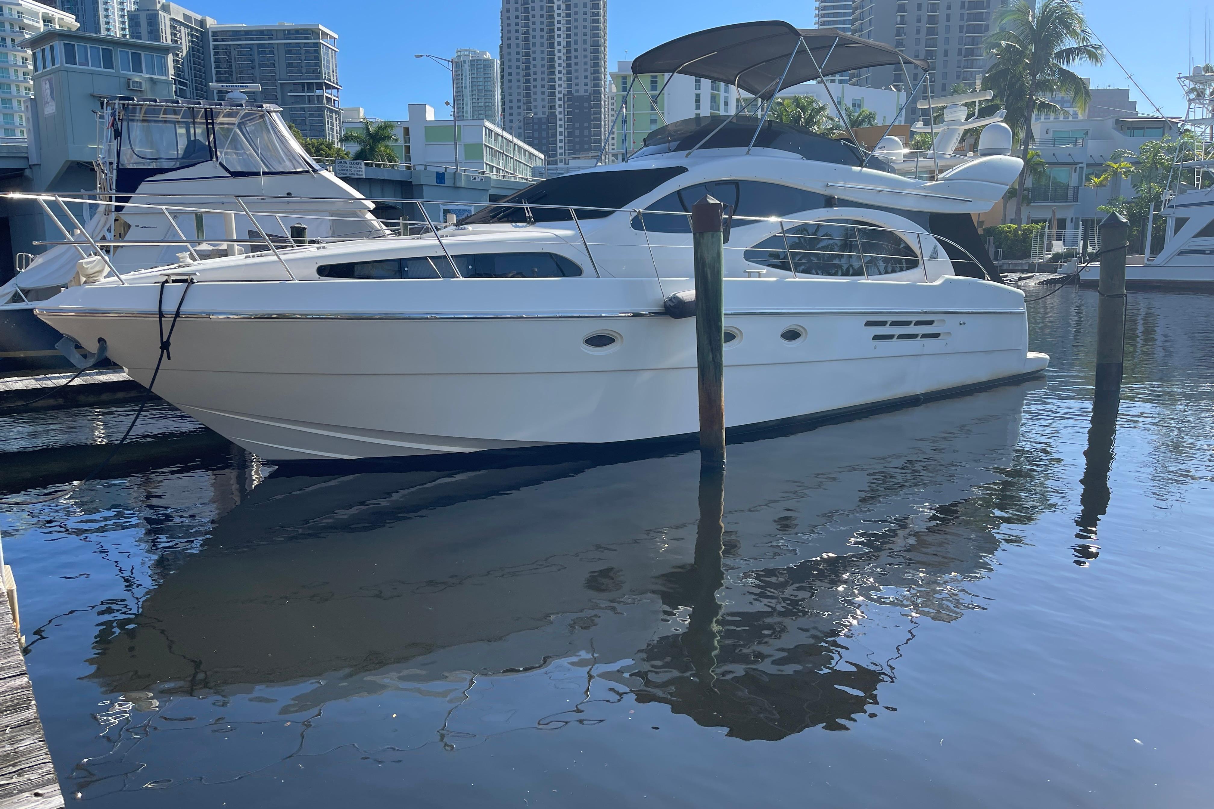 2000 Azimut 46