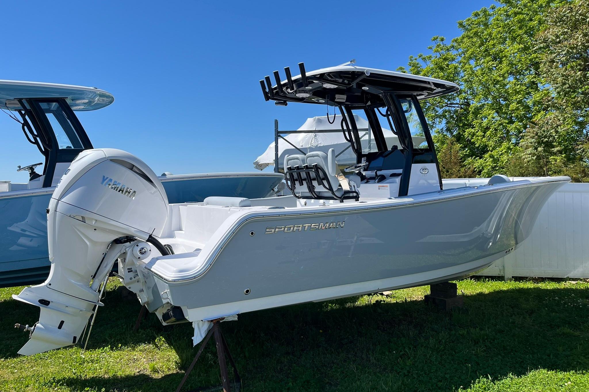 2026 Sportsman Open 232 Center Console