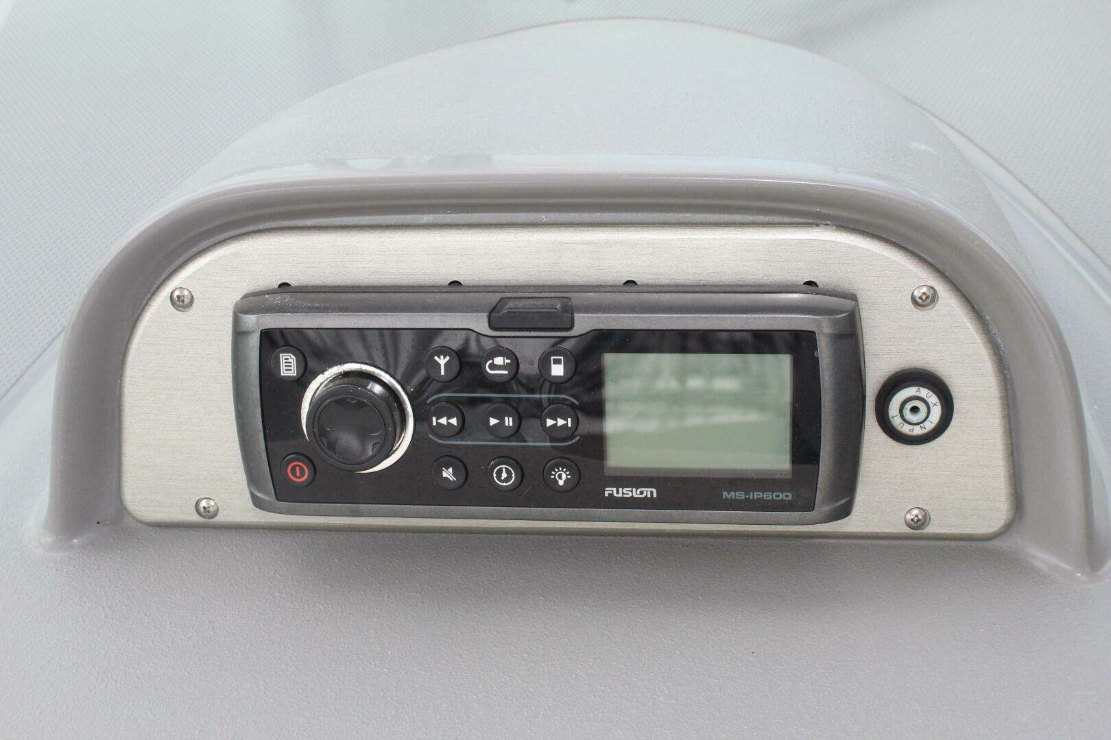 2007 Cruisers Yachts 420 Express - Image 15