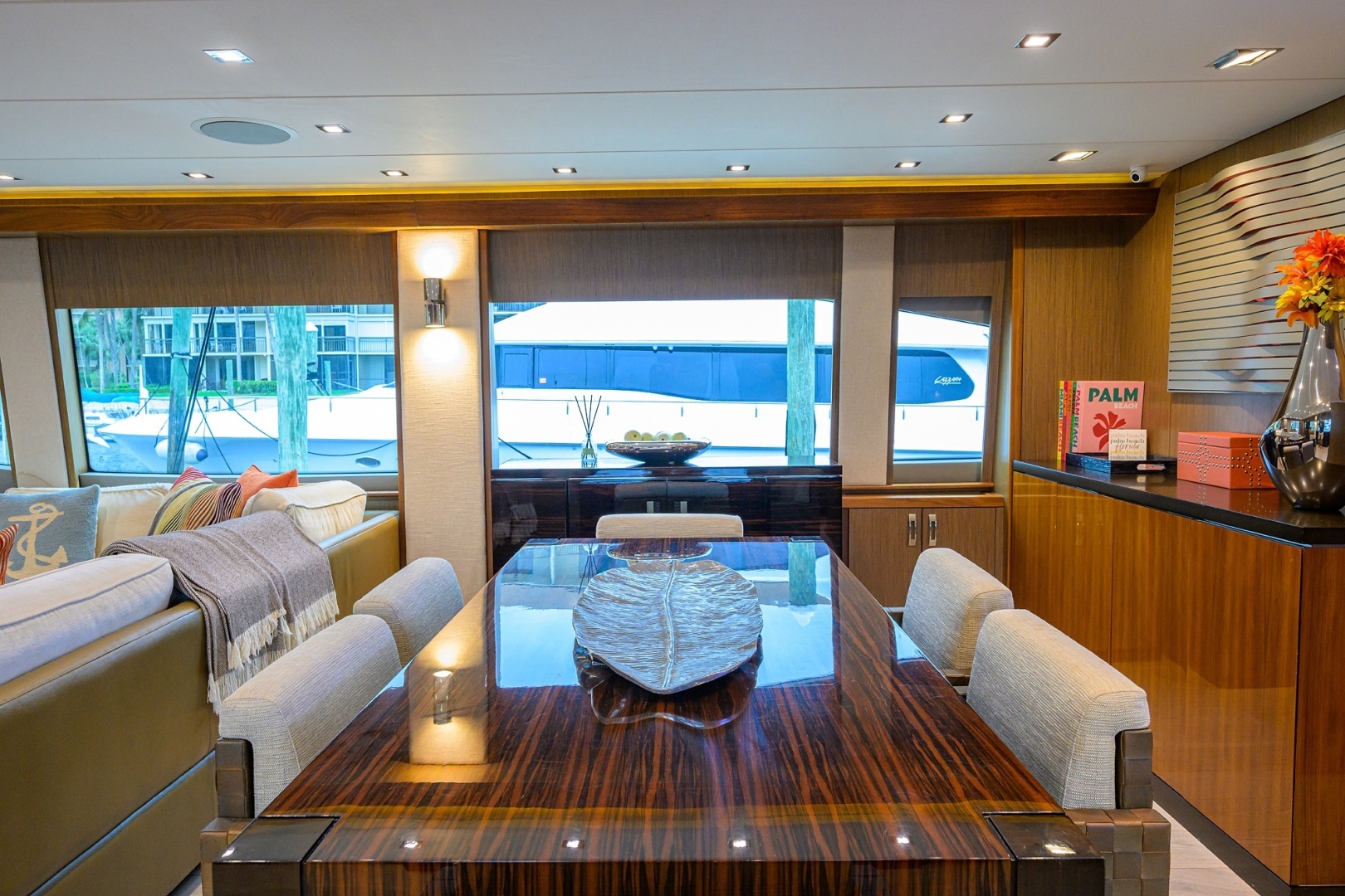 2013 Hatteras 80 Motor Yacht - Image 11