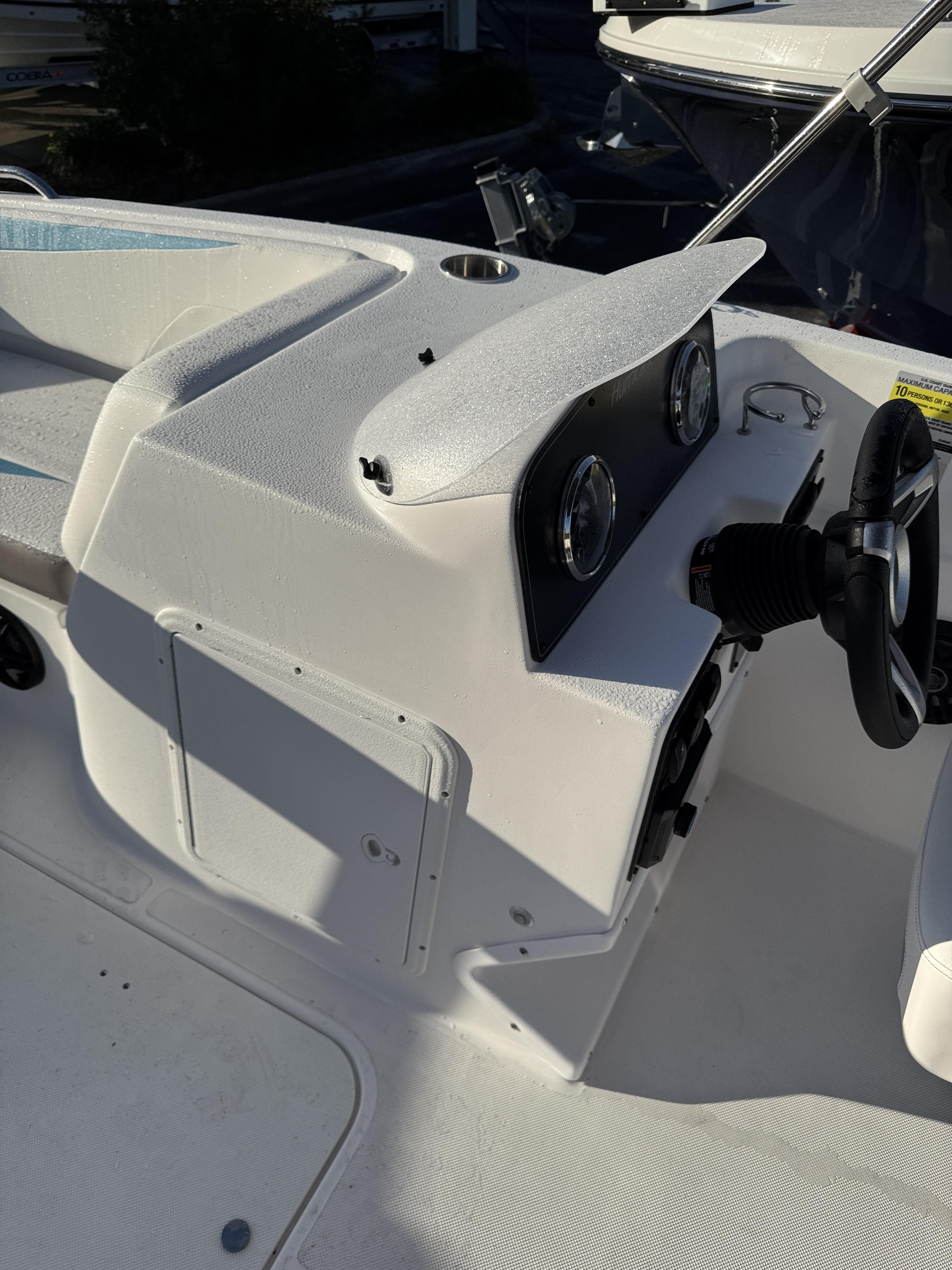 2026 Hurricane SunDeck Sport 188 OB - 19