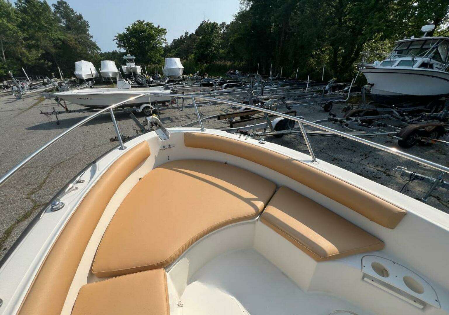 2004 Boston Whaler 210 Outrage - Image 6