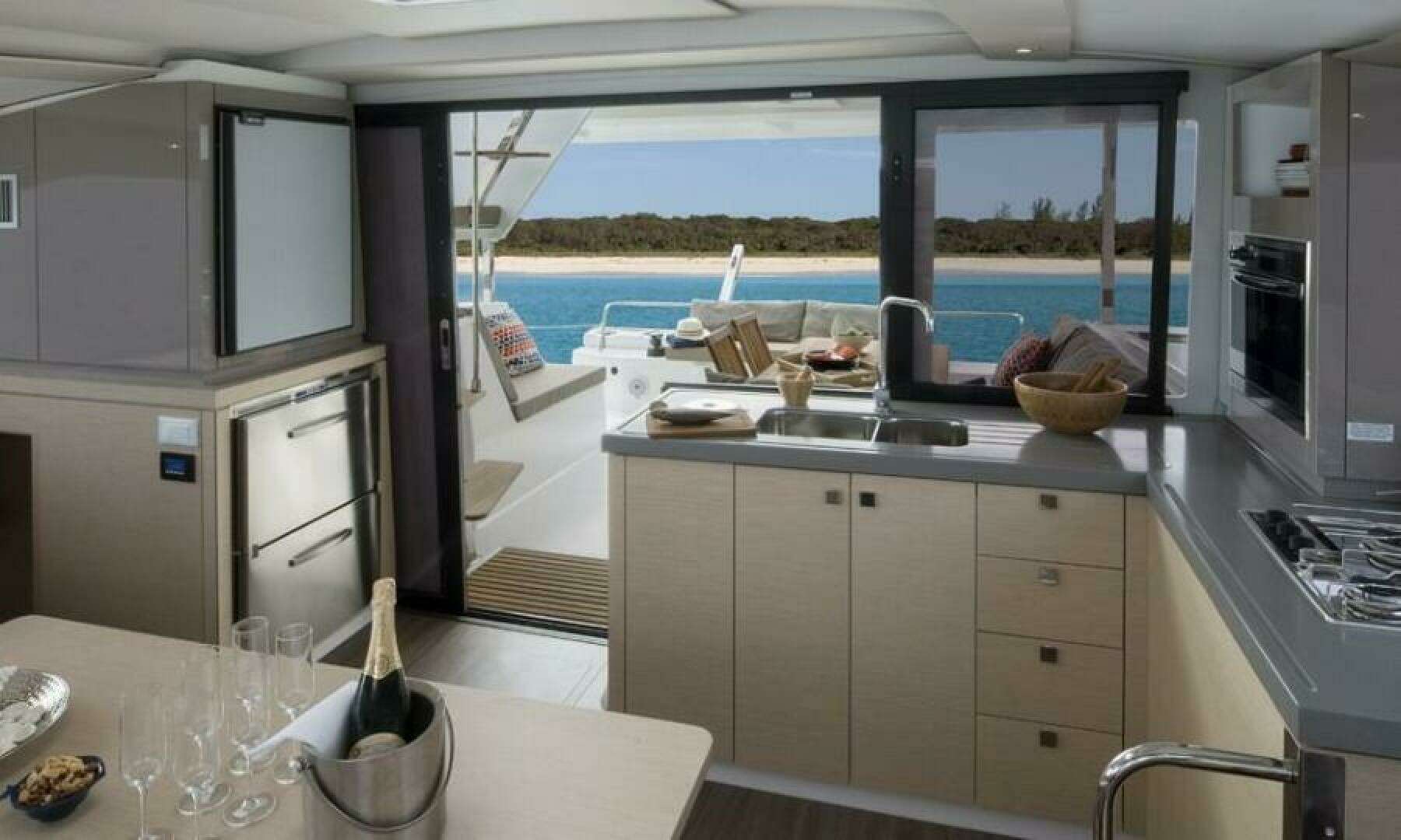 2019 Fountaine Pajot Lucia - Image 4
