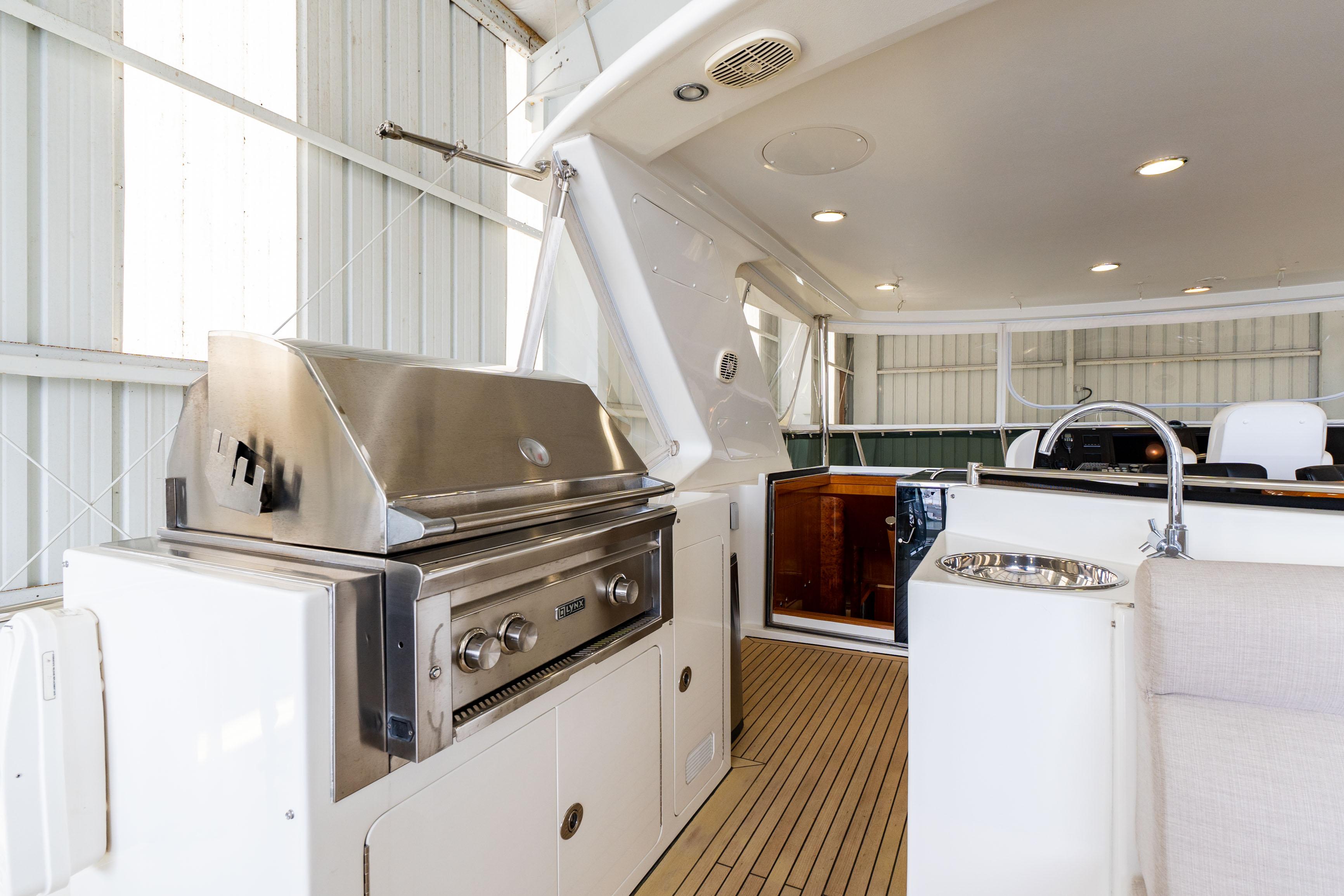 2007 Ocean Alexander 80 Cockpit Motoryacht - 78