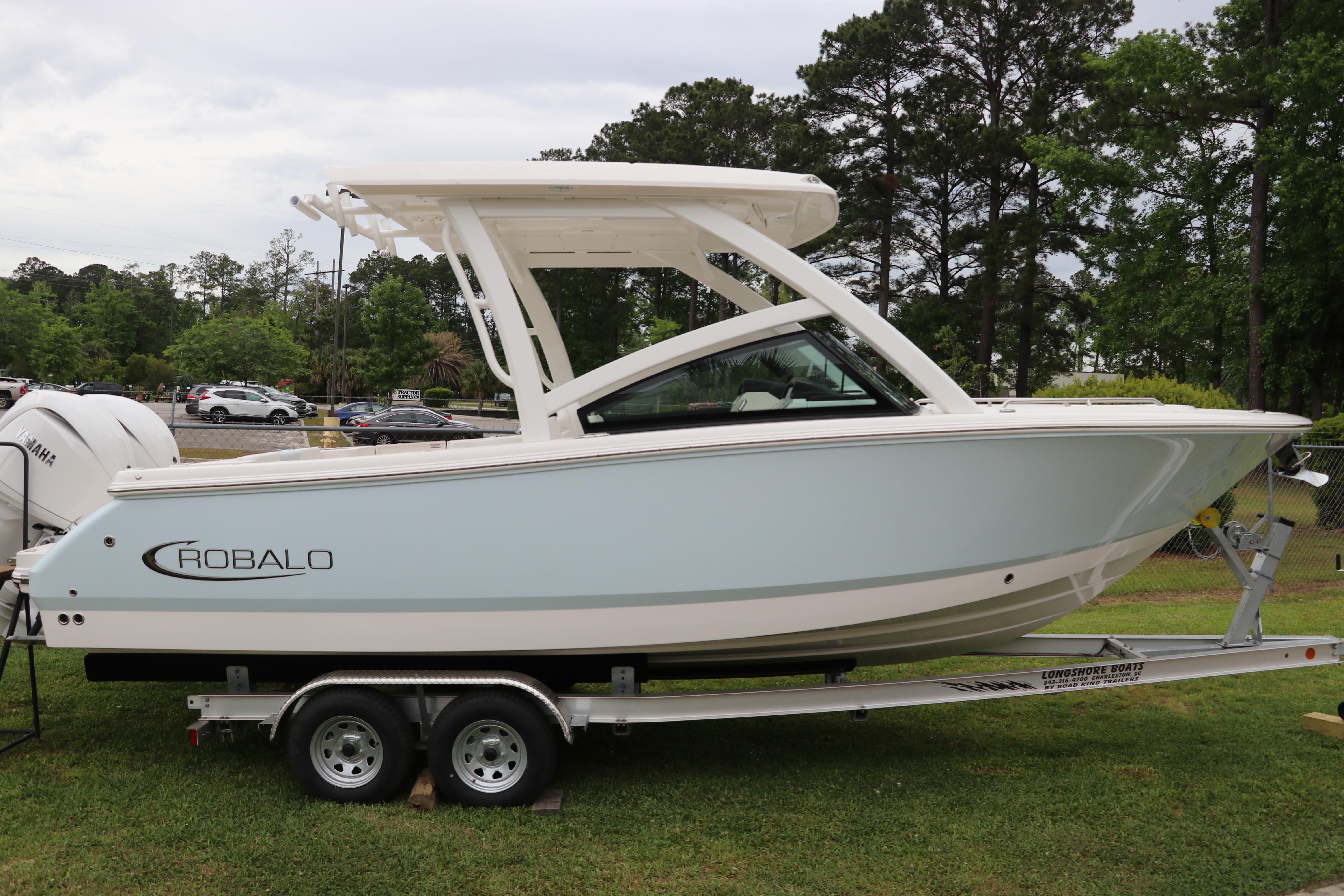 2026 Robalo R257 Dual Console