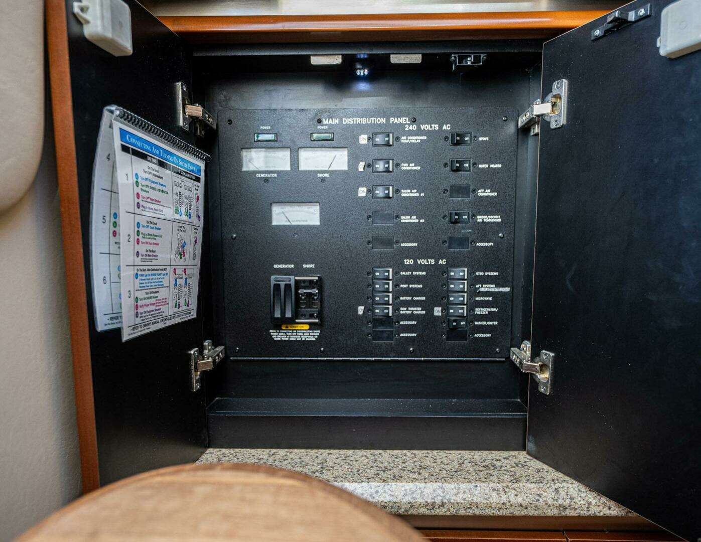 2005 Sea Ray 500 Sundancer - Image 54