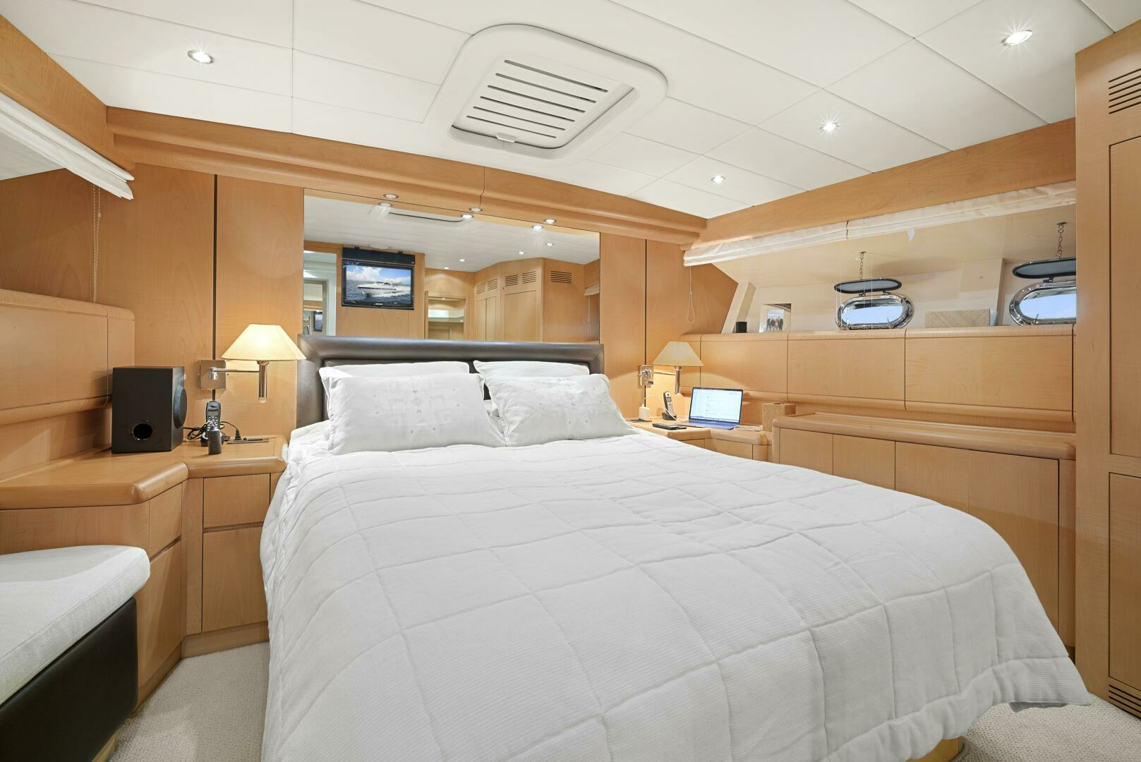 2001 Mangusta 72 - Image 56