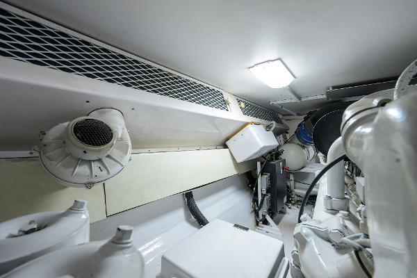 2000 Viking 50 Convertible - 57