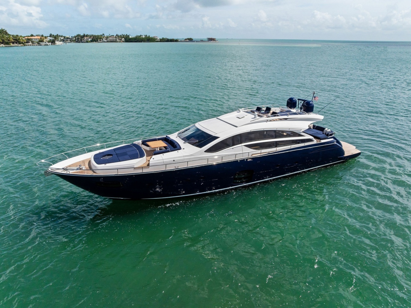 2013 Pershing 82 - Image 8