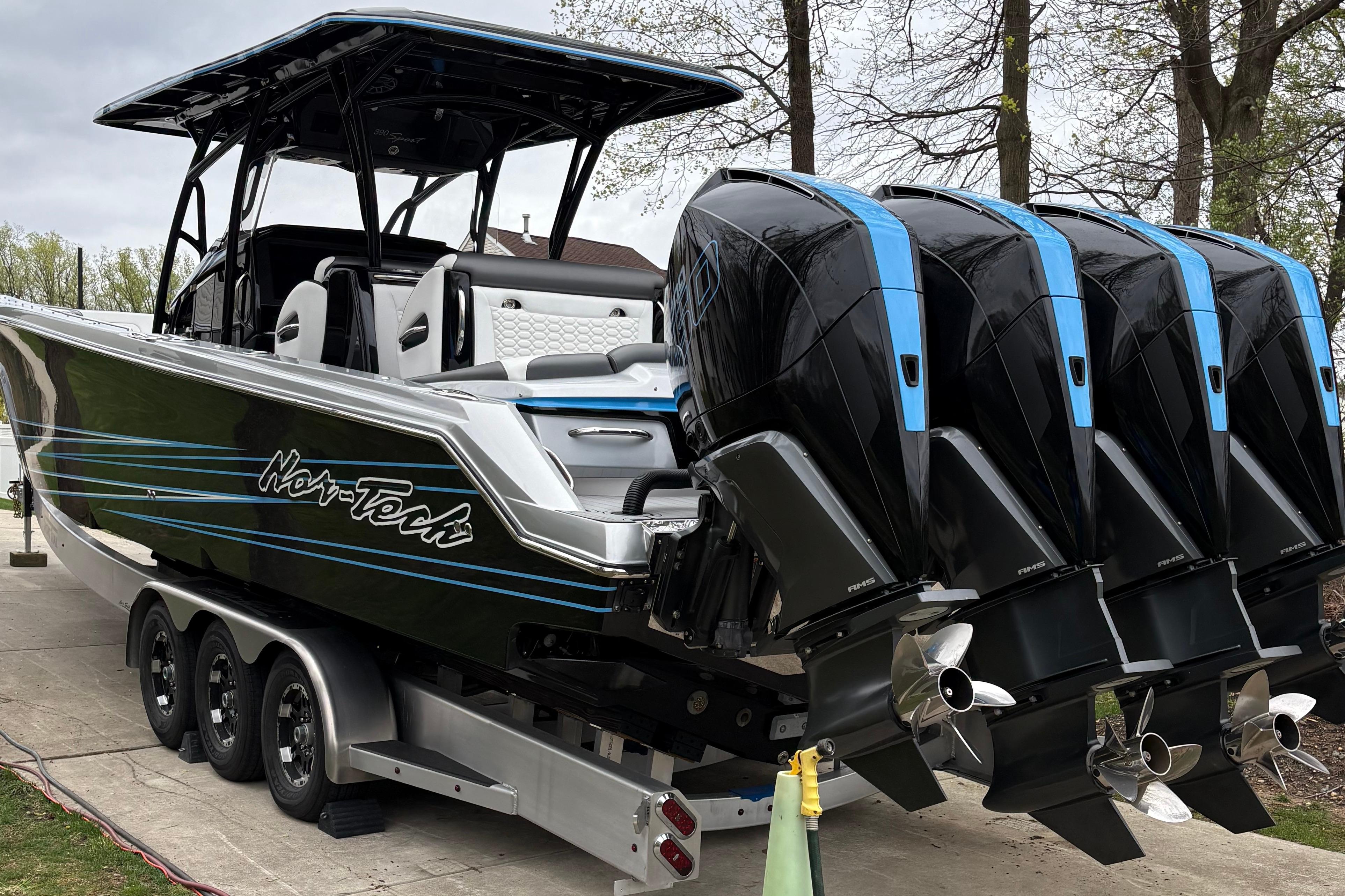 2022 Nor-Tech 390 Sport Center Console