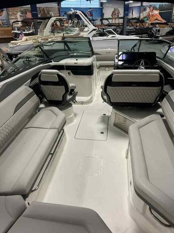 2025 Sea Ray SLX 280 - 7