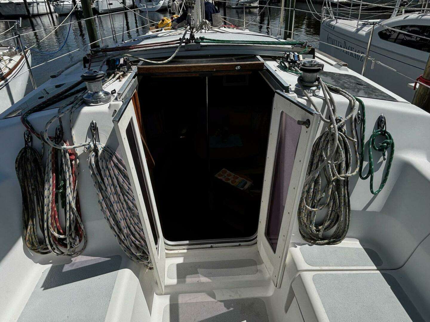 1993 Hunter 33.5 - Image 12