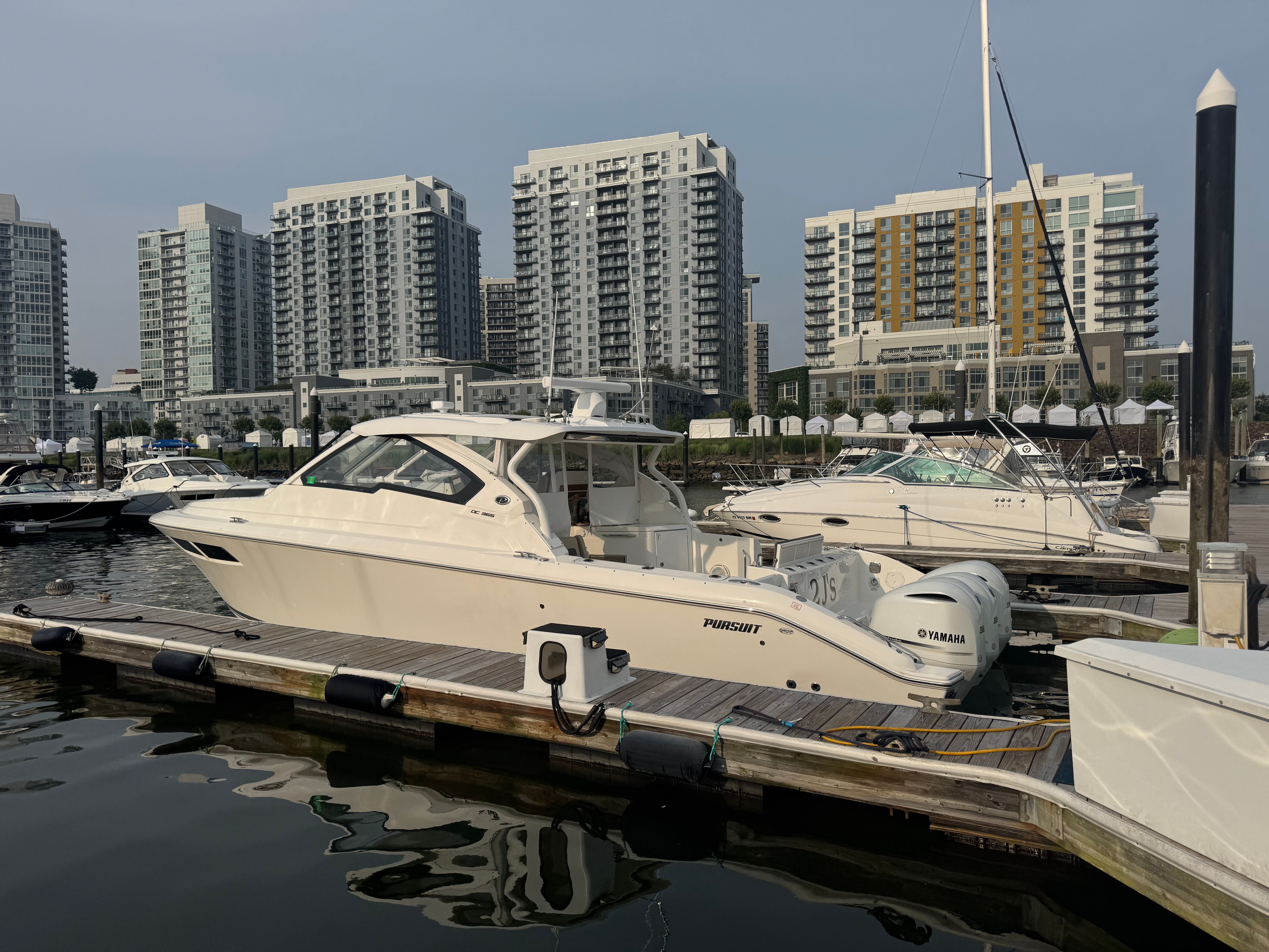 2020 Pursuit DC 365 Dual Console - 31