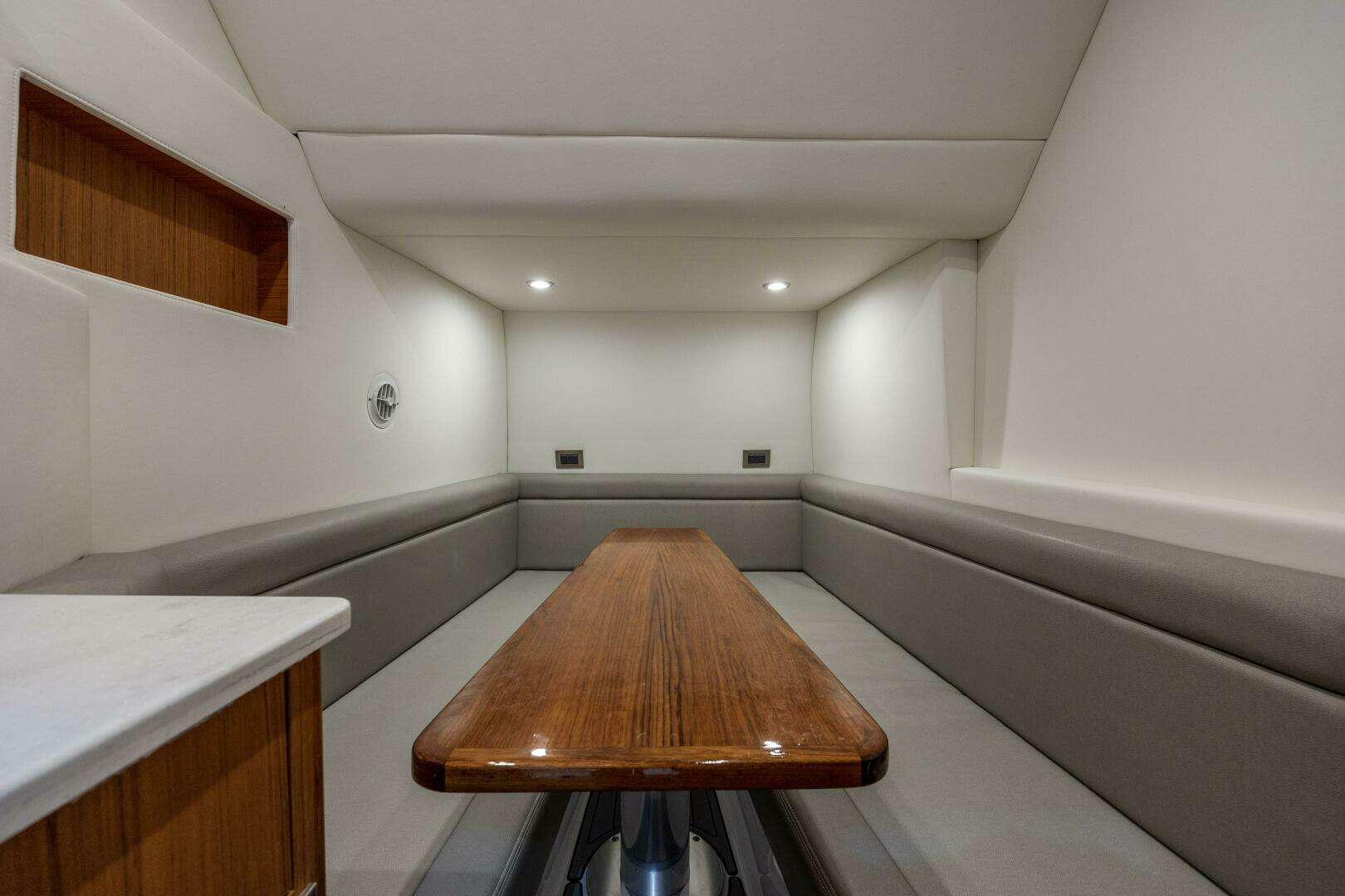 2026 Front Runner 47 Center Console - Image 16