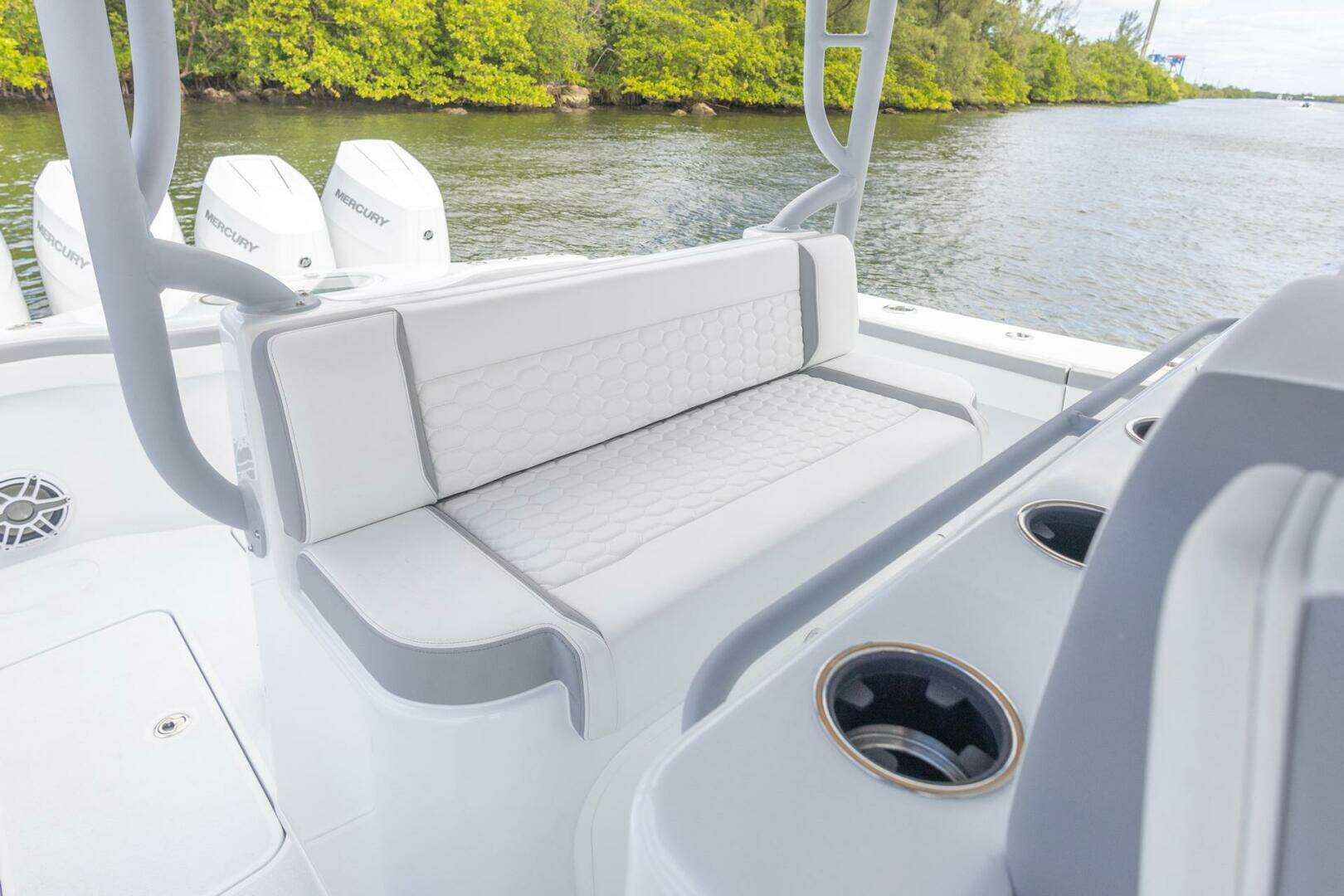 2026 Yellowfin 42 Offshore - Image 8