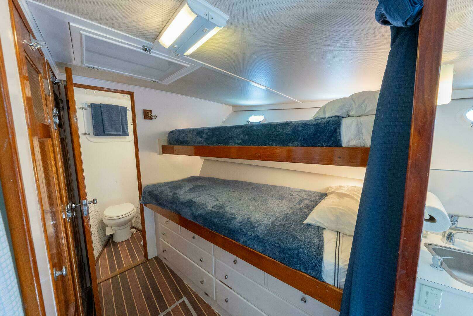 1970 Trumpy Houseboat - Image 23