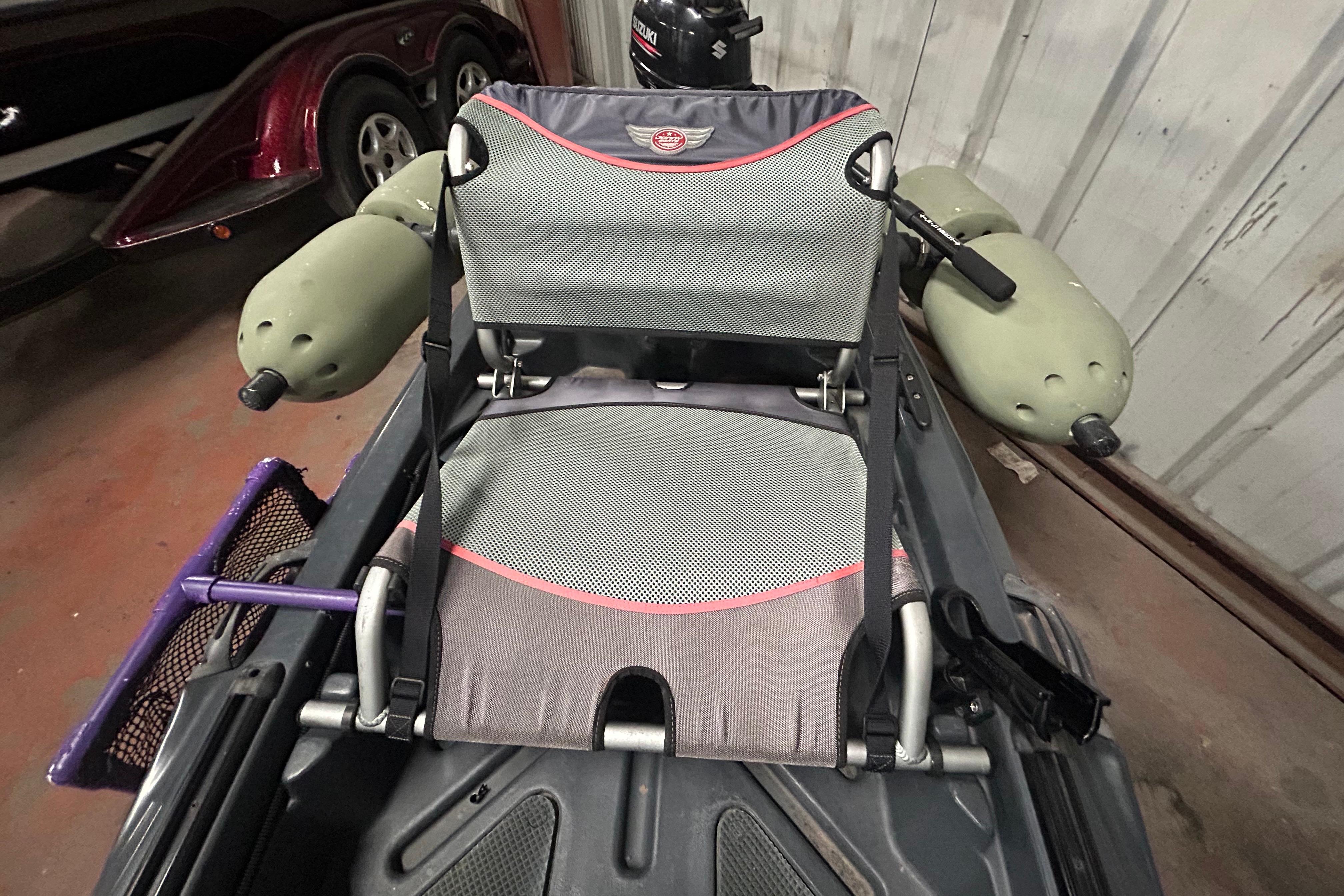 Feelfree Kayaks Bass 100, 2019 model, featuring a comfortable seat and stabilizing pontoons.