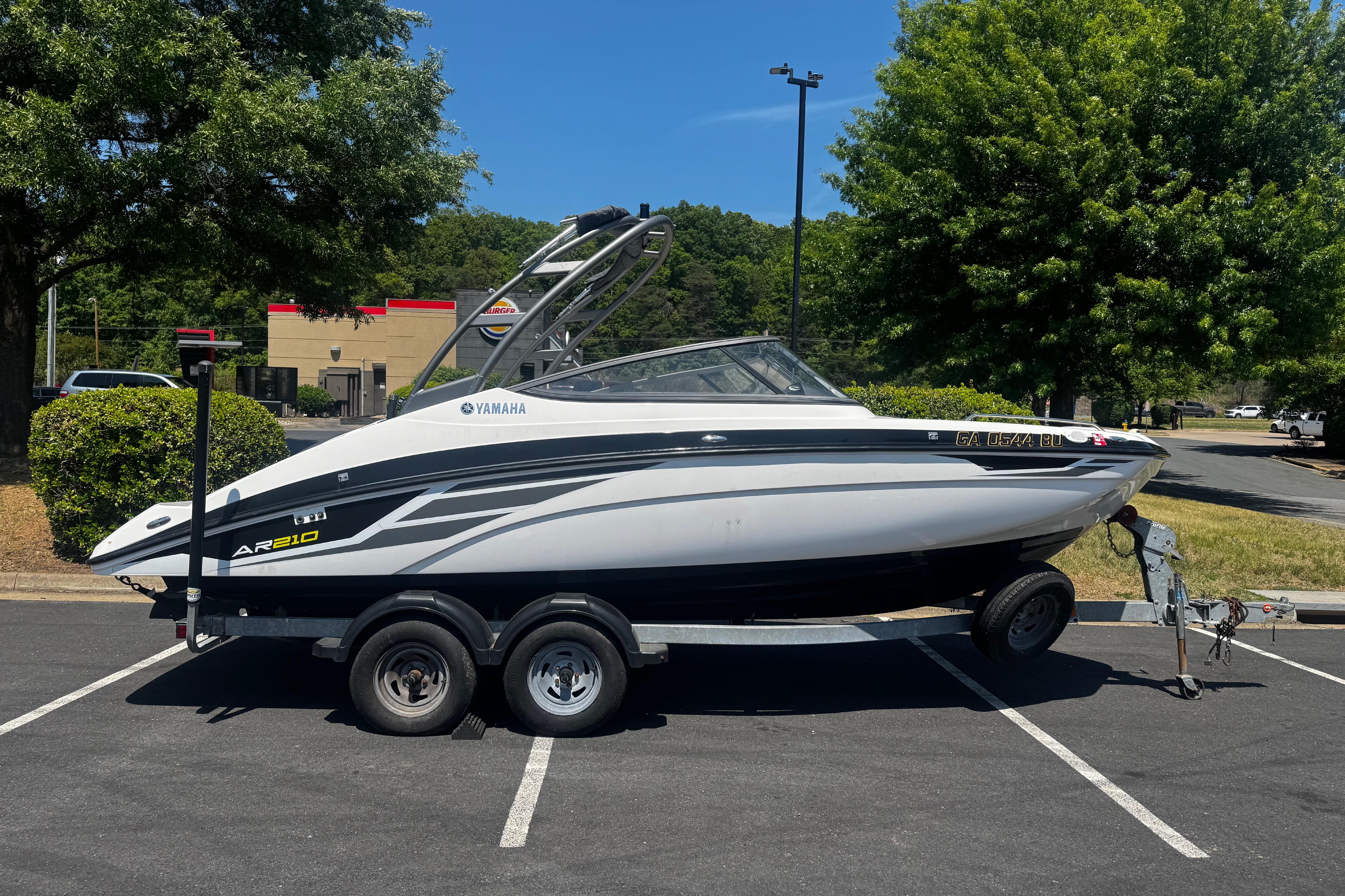 2018 Yamaha Boats AR210