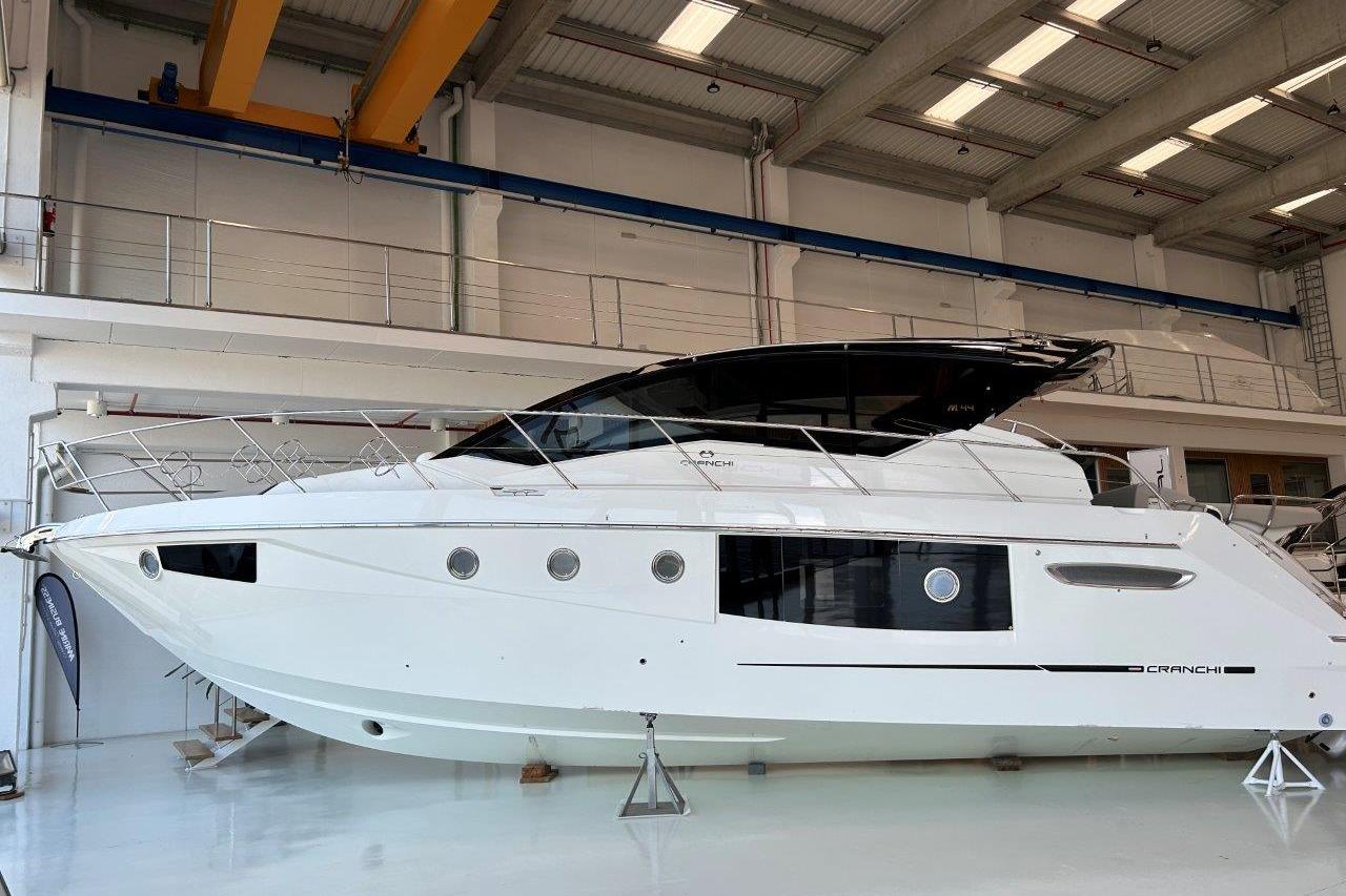 2025 Cranchi M44HT