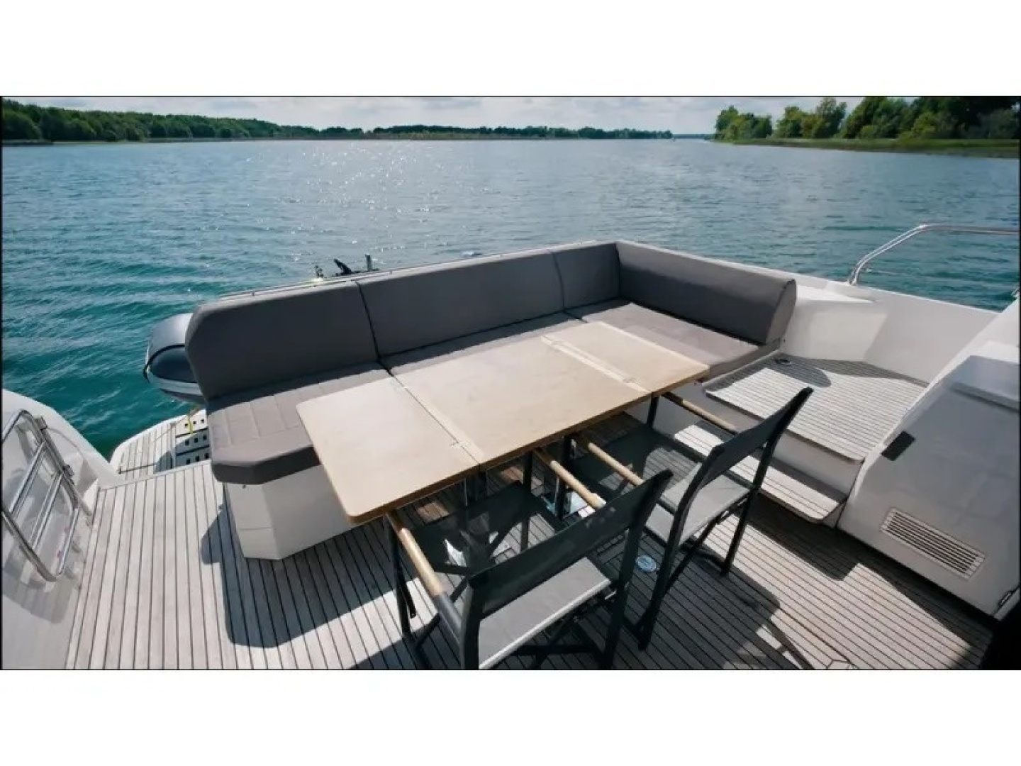 2018 Present Yachts 520S - Image 12