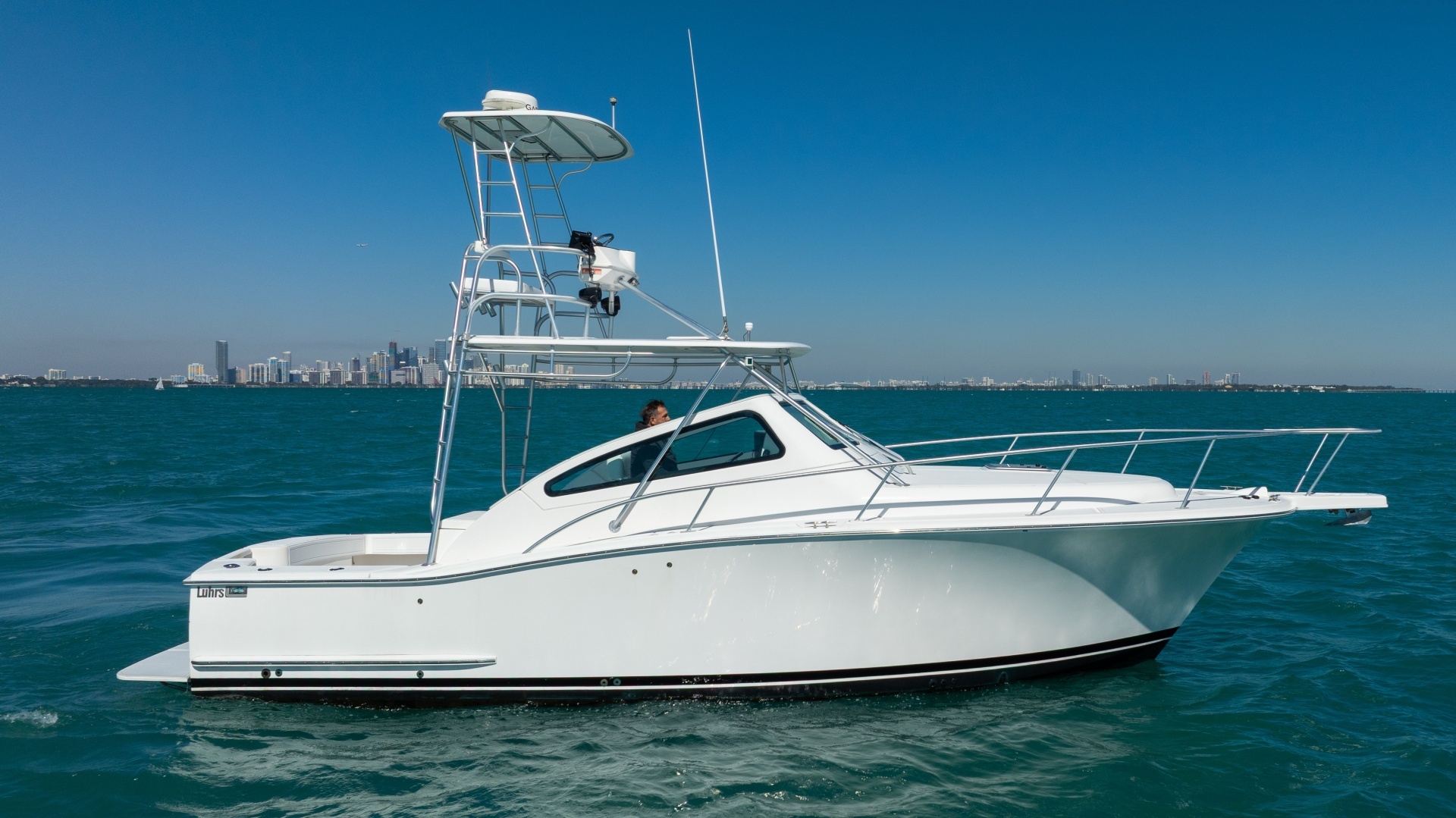 2004 Luhrs 320 Open - Image 5