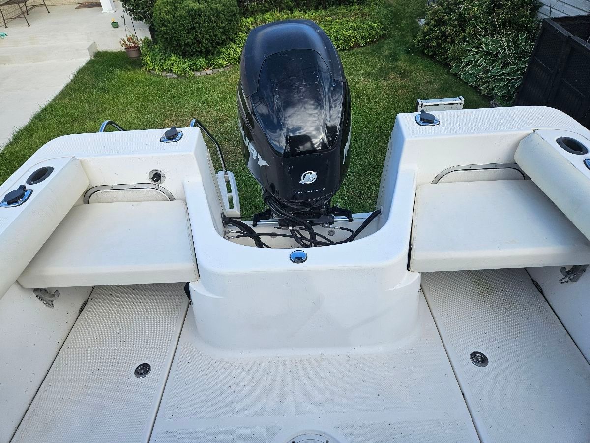2009 Bayliner Trophy Pro - 12