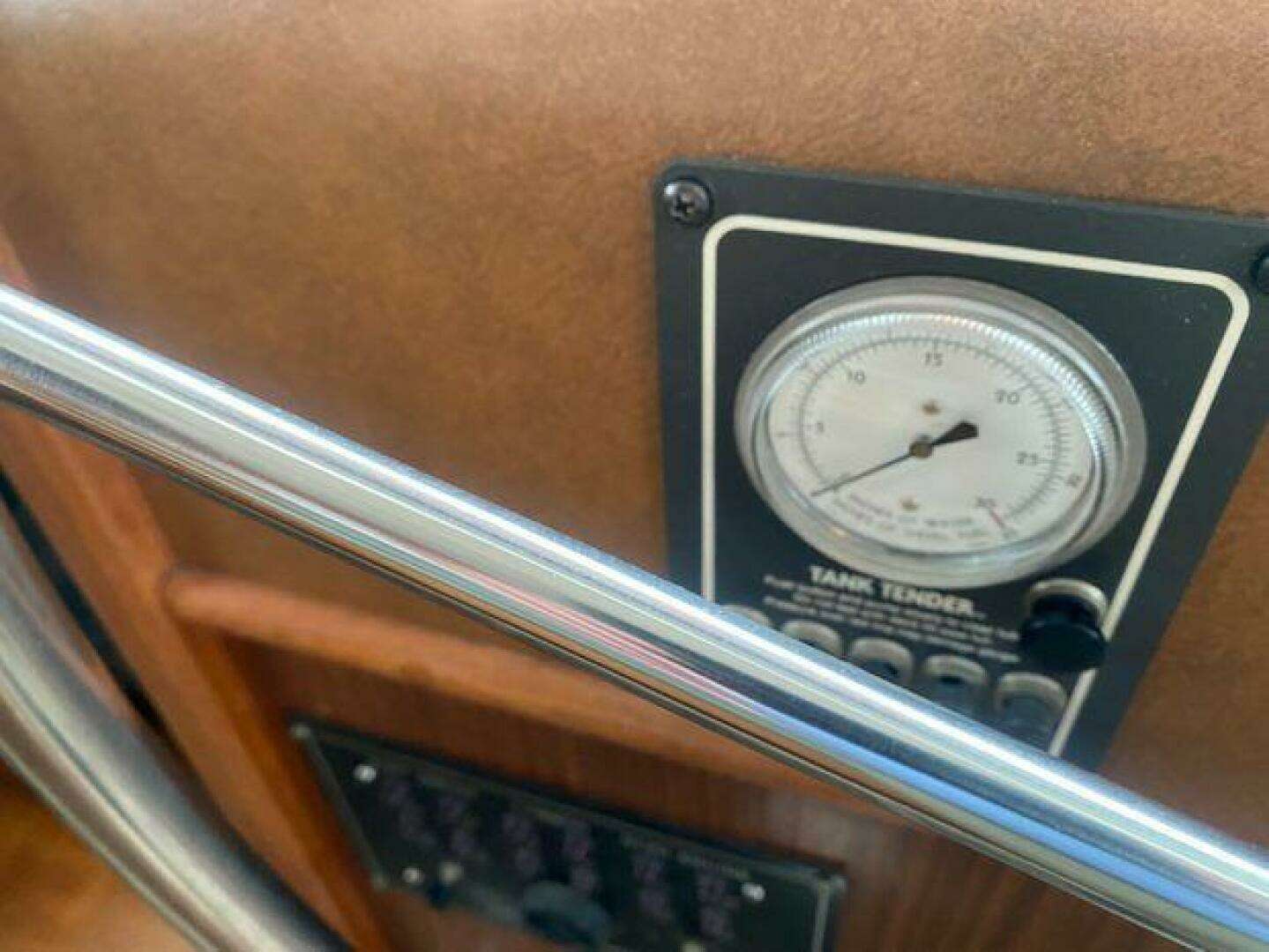 1983 Hatteras 53 ED - Image 5