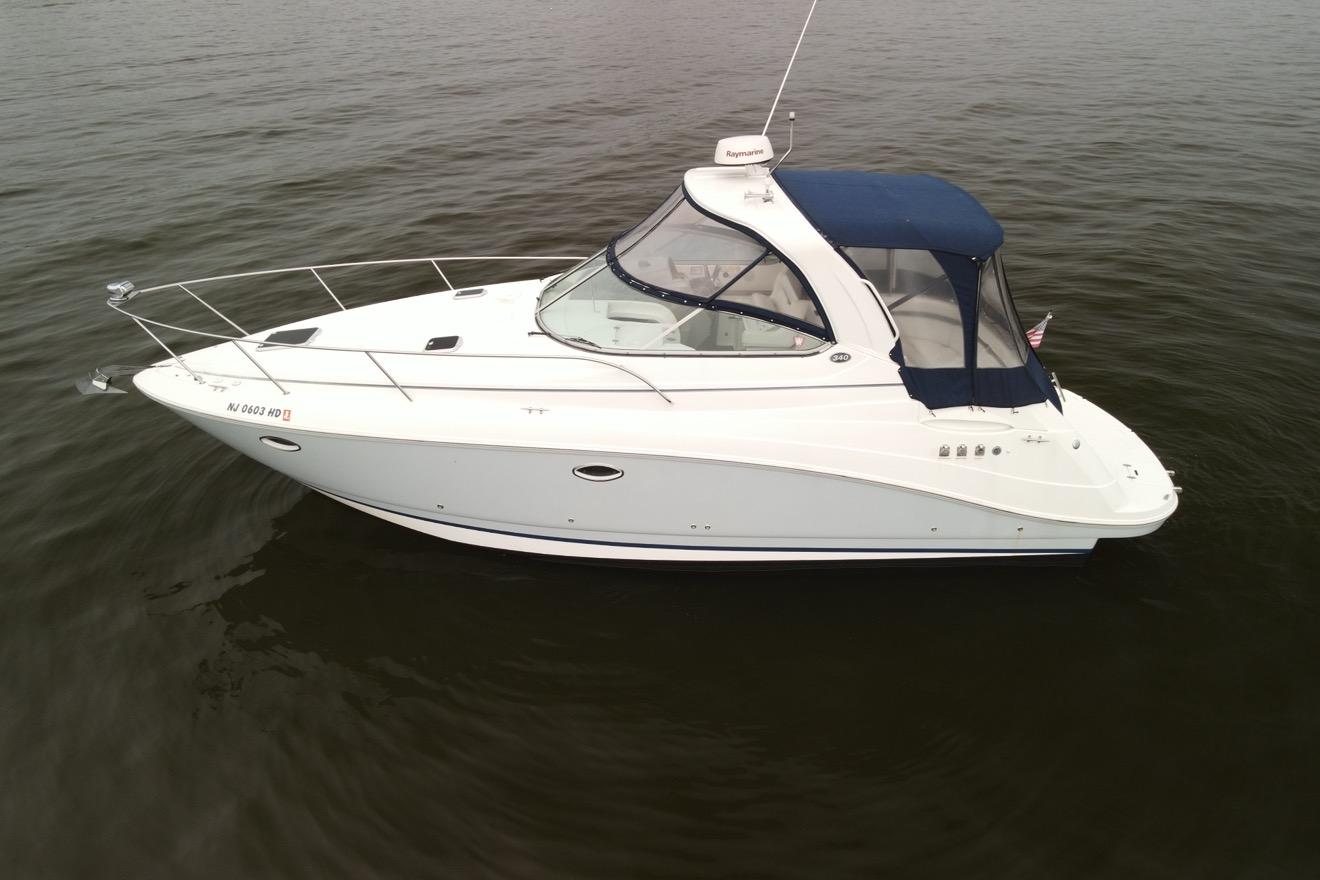 2009 Rinker 340 Express Cruiser