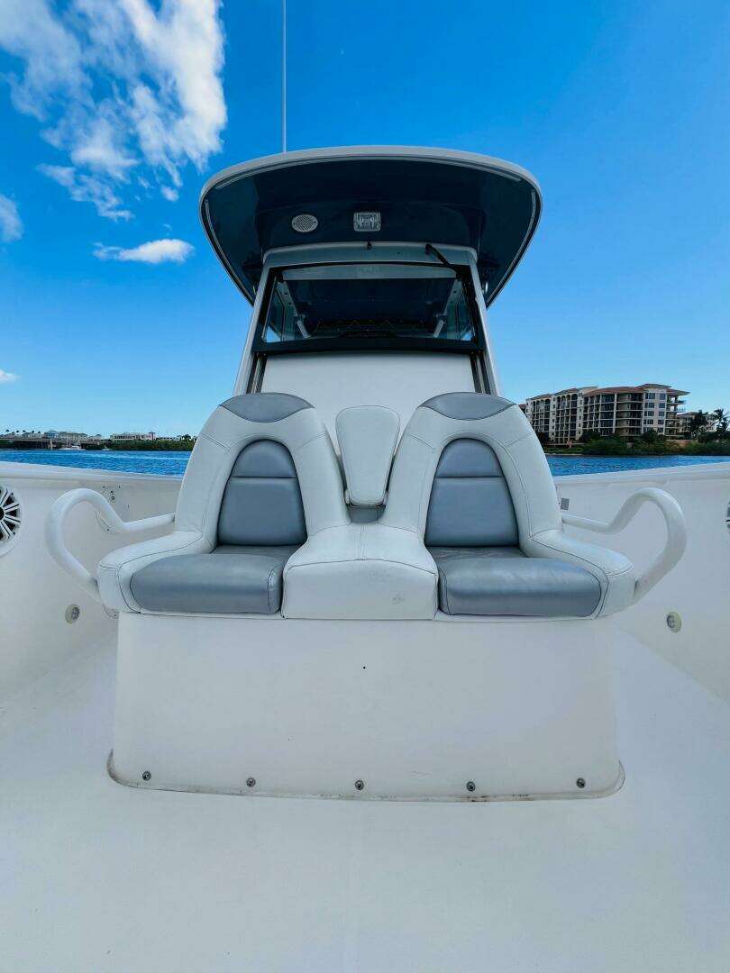2012 Everglades 295 Center Console - Image 18