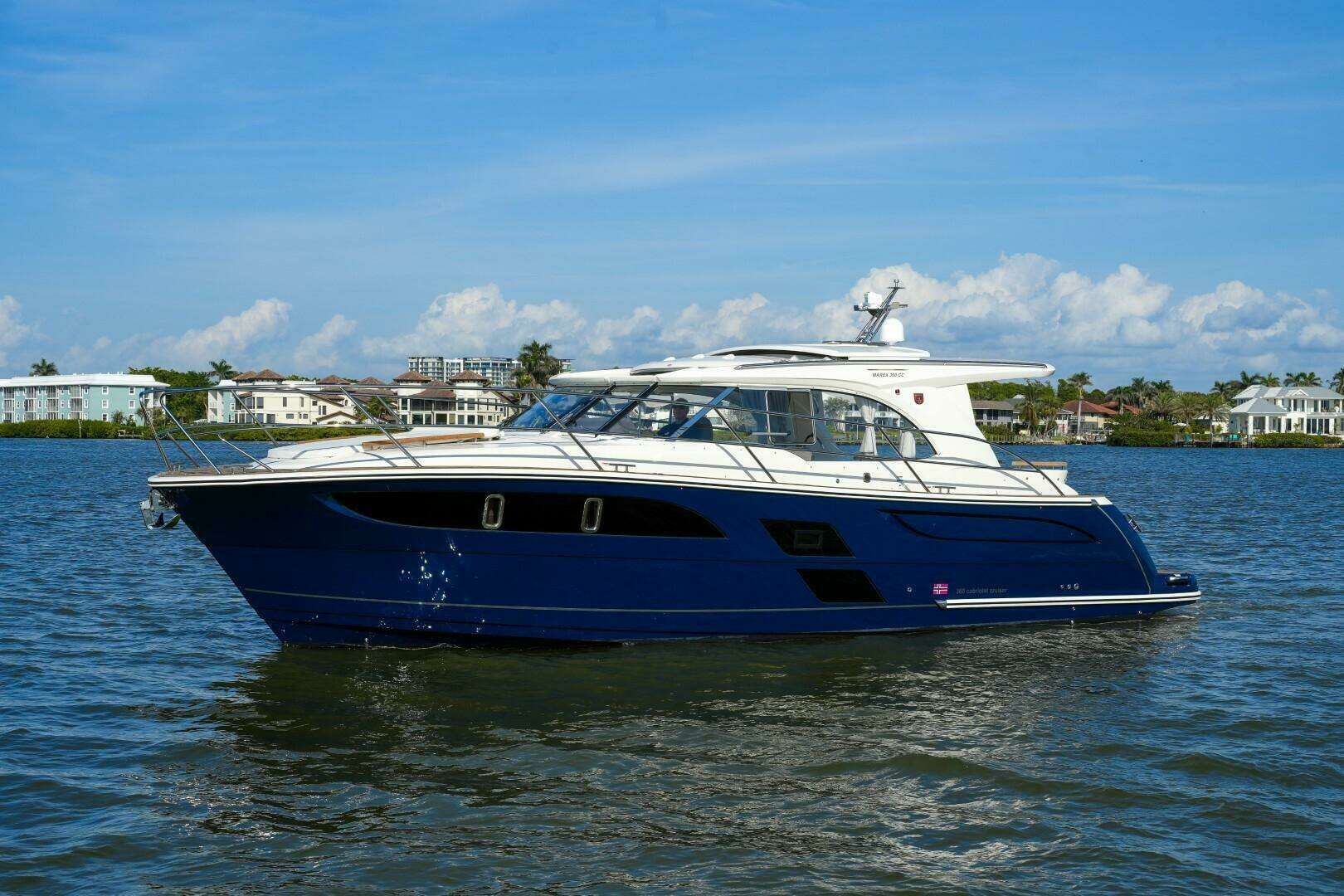 2026 Marex 360 Cabriolet Cruiser - Image 6
