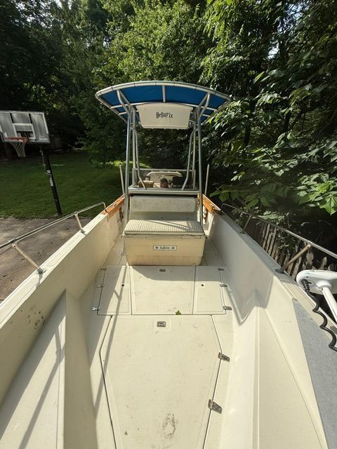1985 Boston Whaler Outrage - 4