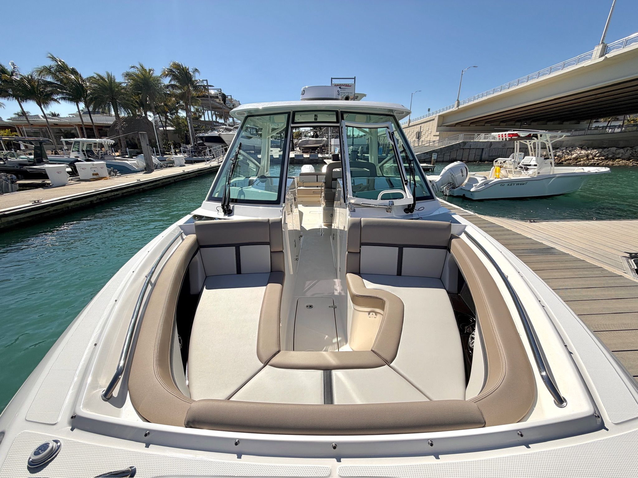 2026 Boston Whaler 330 Vantage - 34