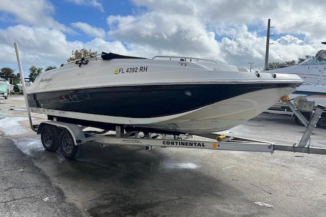 2017 Hurricane SunDeck Sport 188 OB