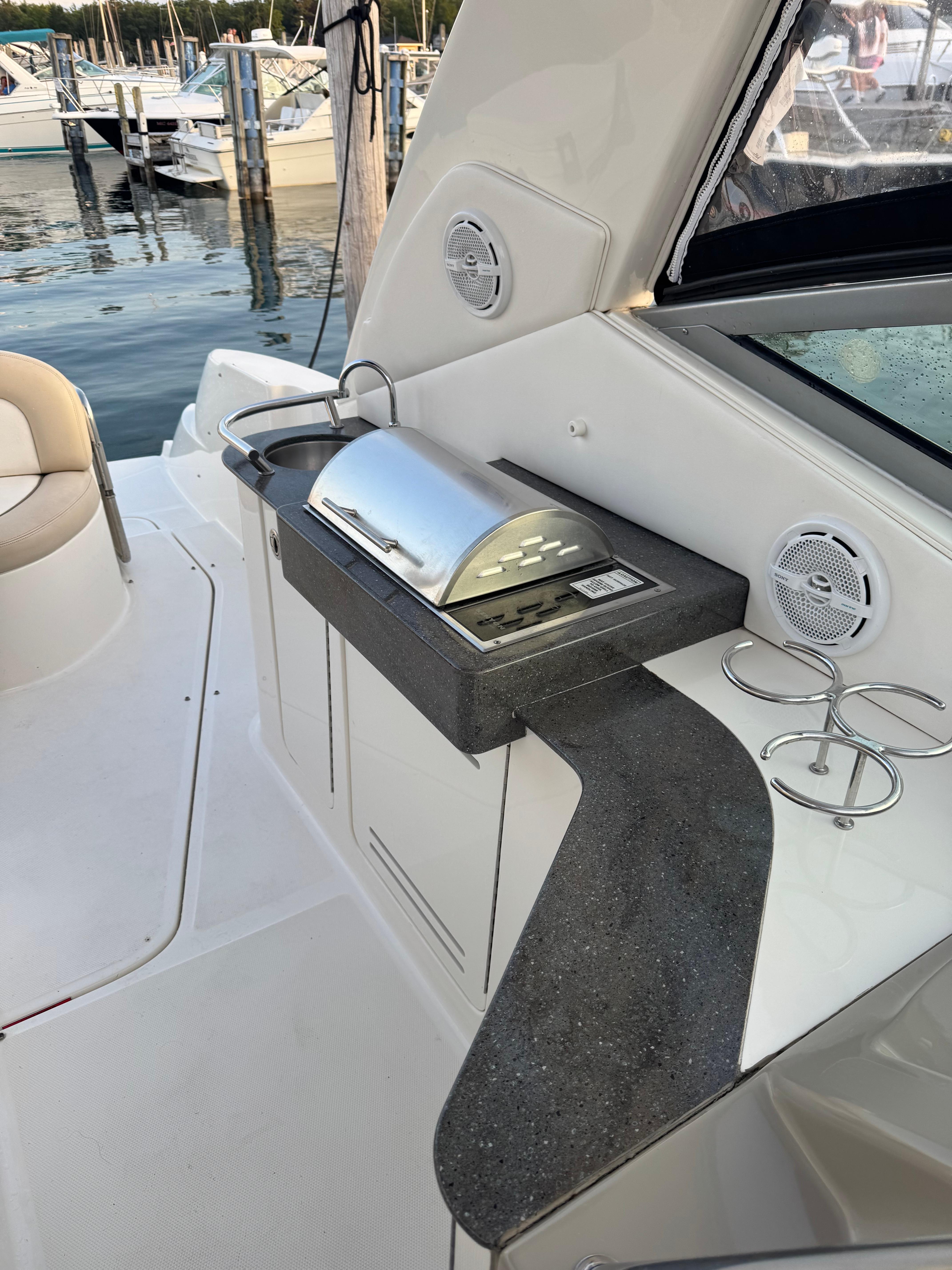 2012 Sea Ray Sundancer 330 - 7