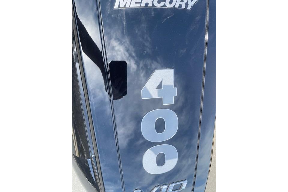 Mercury 400 outboard engine on a 2026 Regency 250 DL boat.