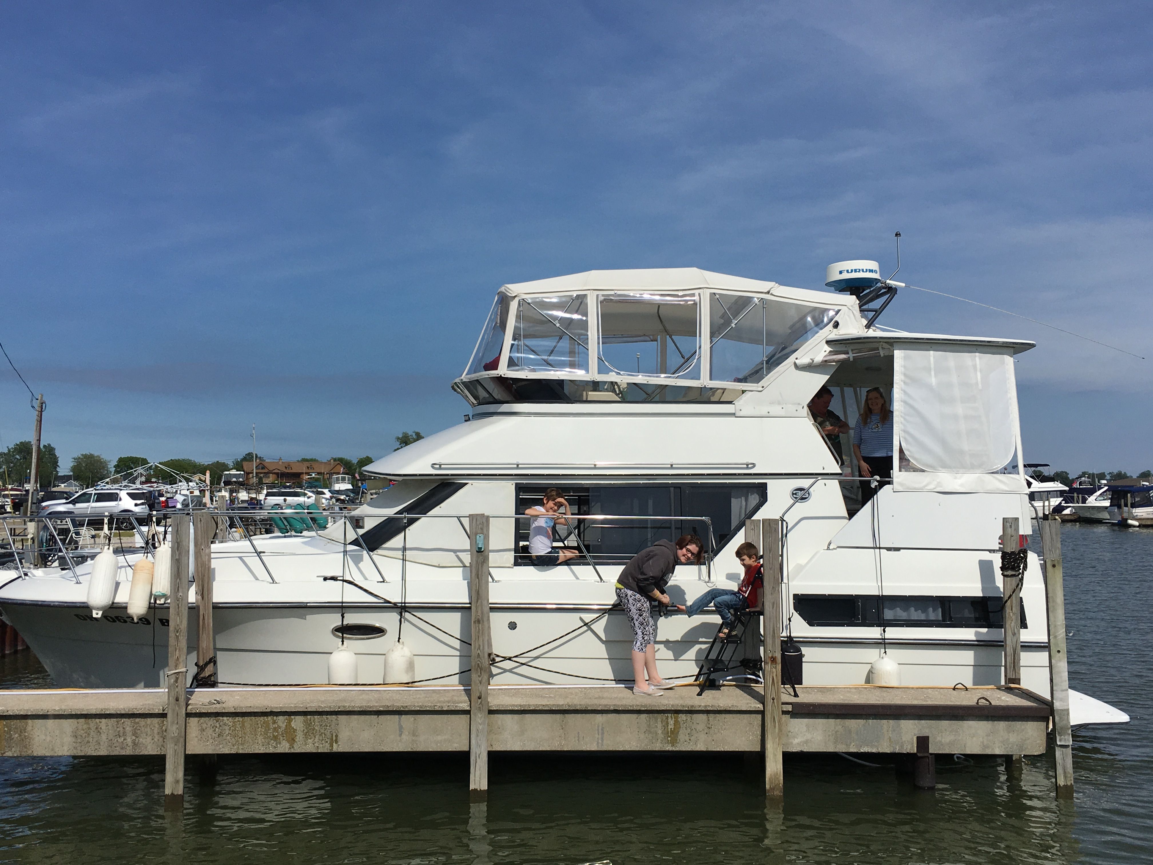 1990 Carver 3608 Aft Cabin Motor Yacht - 10