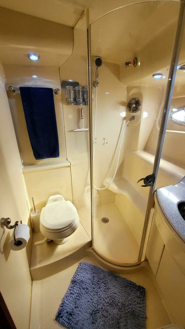 2004 Meridian 411 Sedan Bridge - Image 26