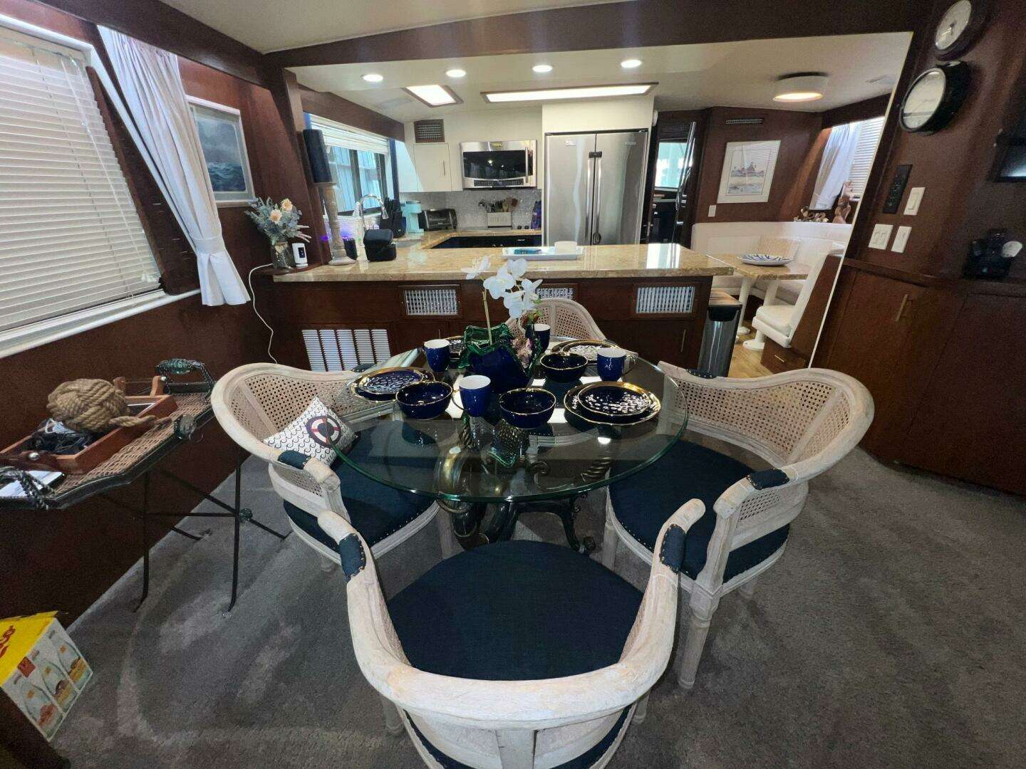 1988 Hatteras Motor Yacht - Image 25