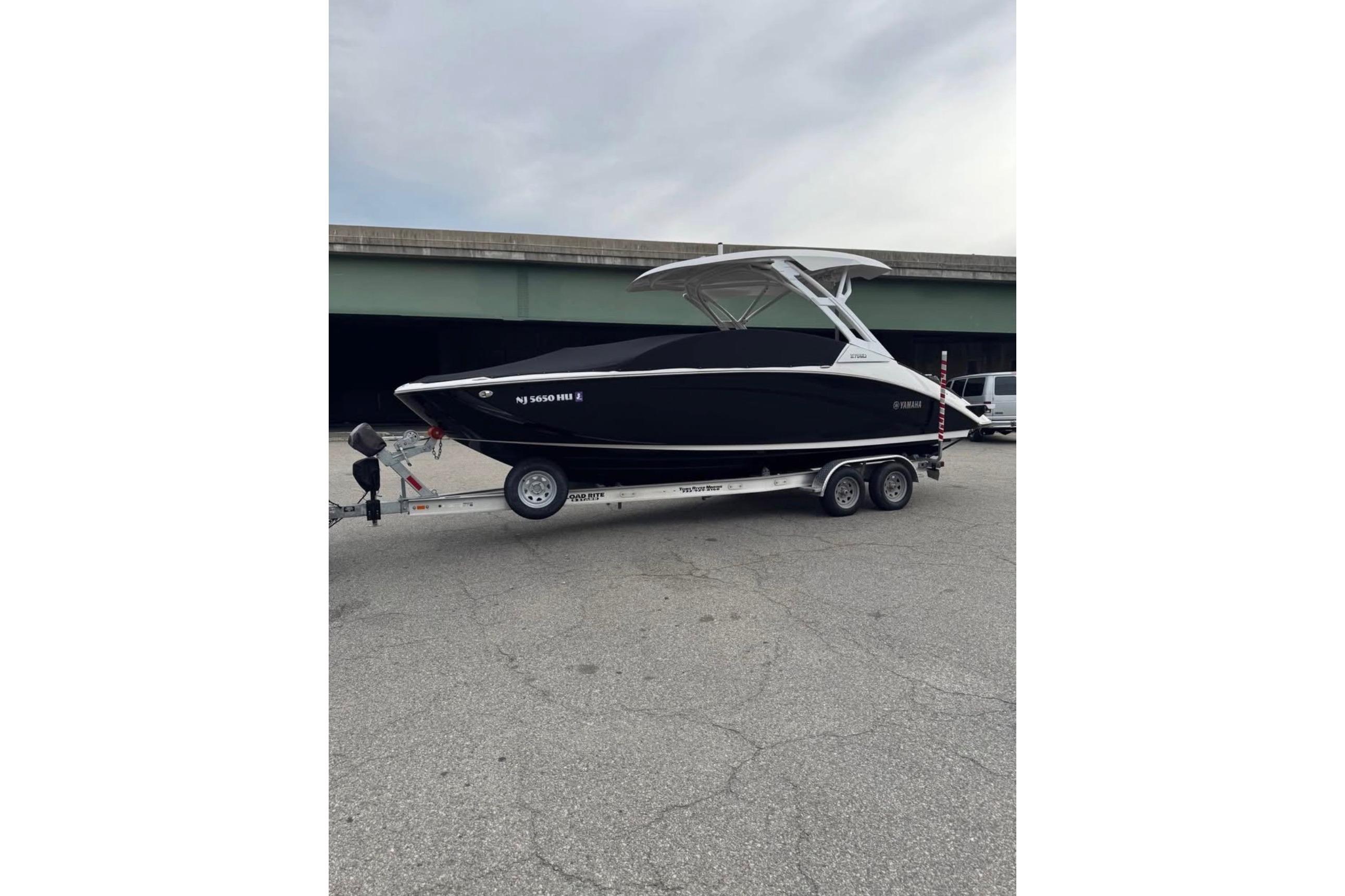2024 Yamaha Boats 275SD
