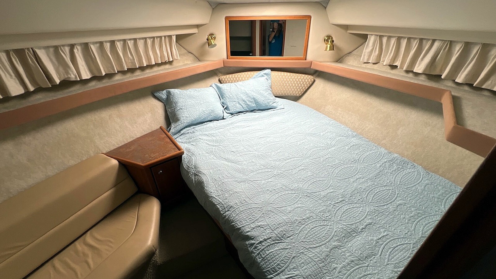 1999 Bayliner 4087 CPMY - Image 22