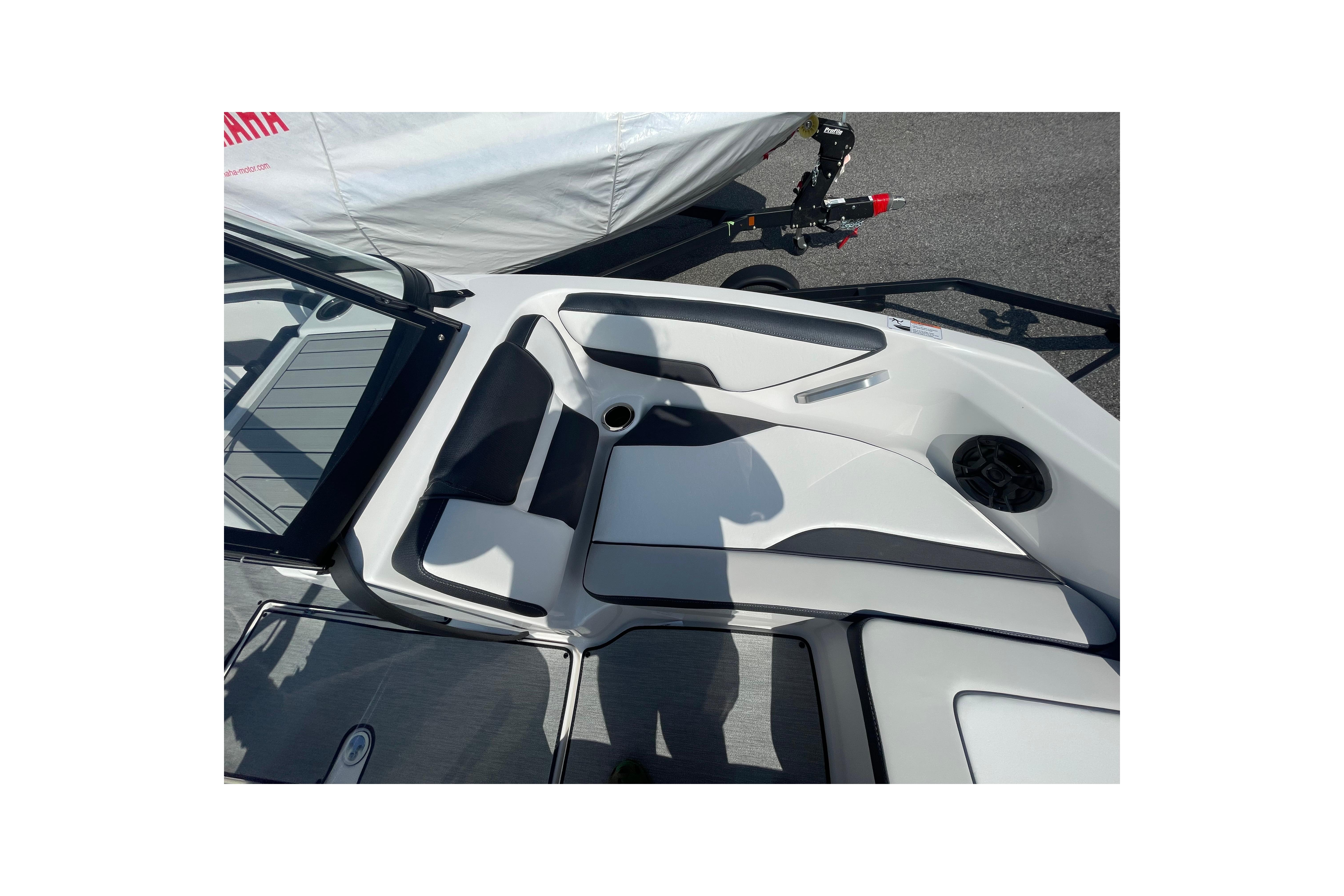 2026 Yamaha Boats AR195 interior seating with sleek design and modern upholstery.