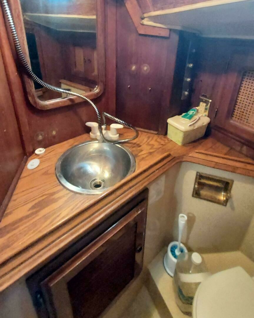 1977 Islander 36 - Image 32