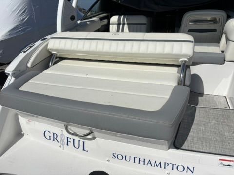 Cobalt SC23 2020 boat with white seating area, Southampton.