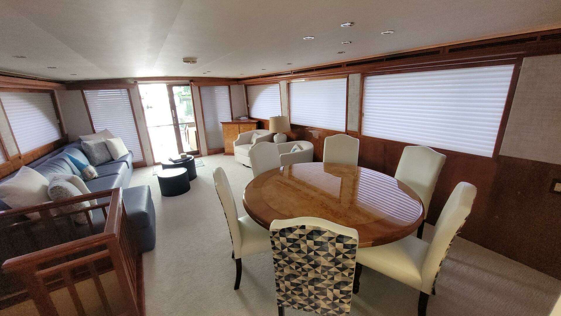 2000 Hatteras 75 Sport Deck - Image 4