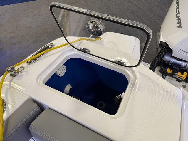 2026 Everglades 285 Center Console - 11