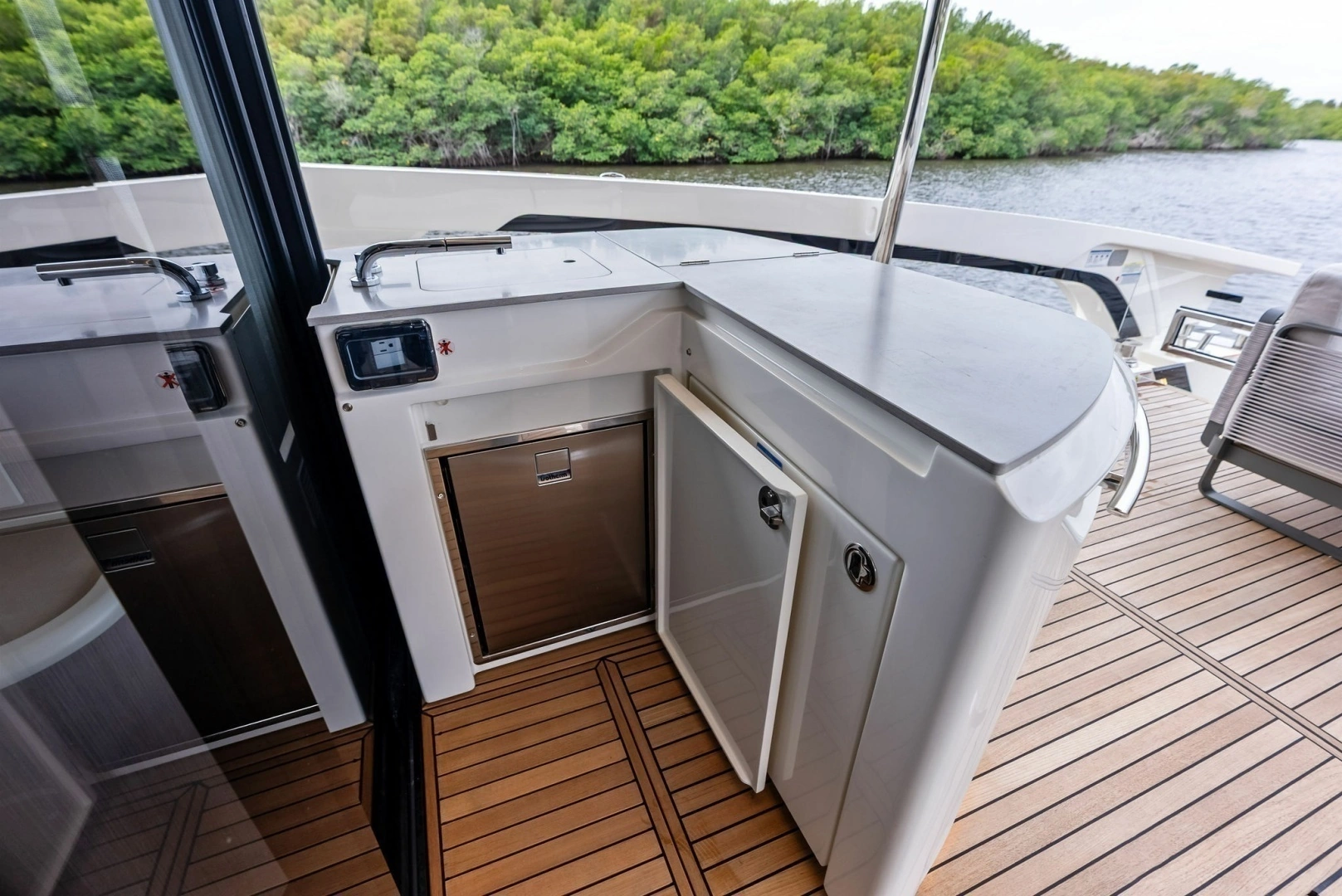 2026 Absolute 62 Navetta - Image 48