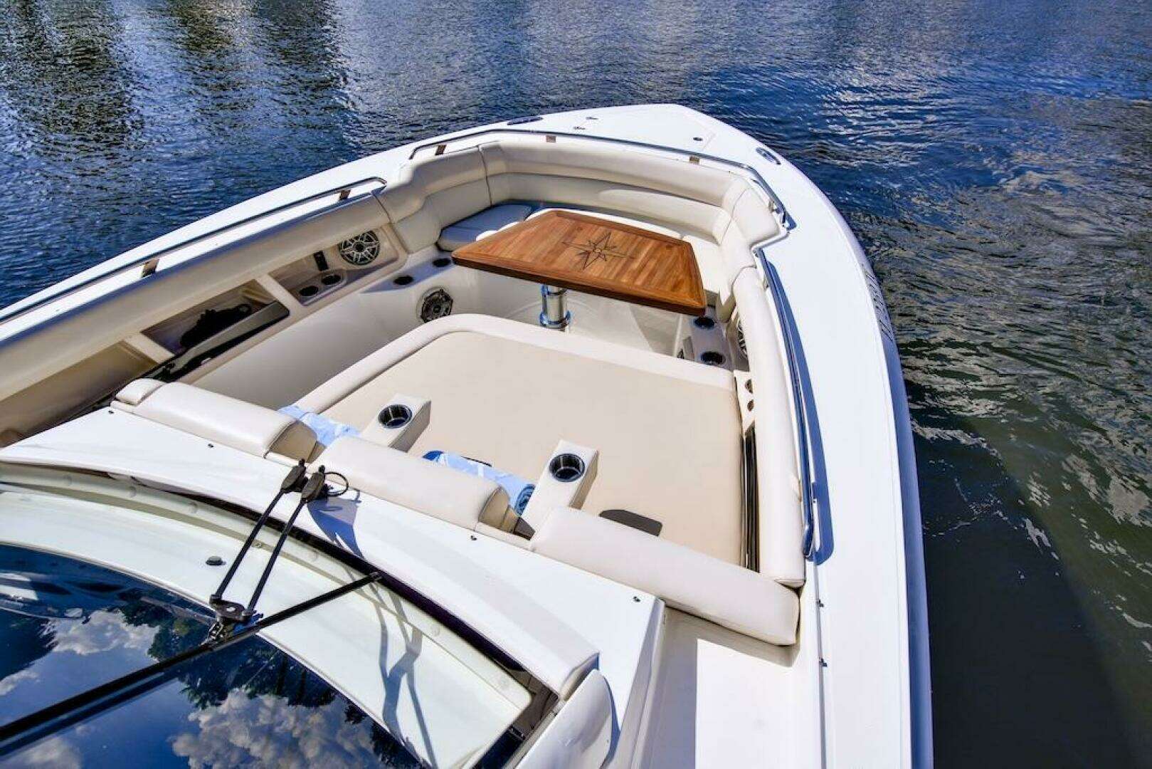 2019 Boston Whaler 350 Realm - Image 11
